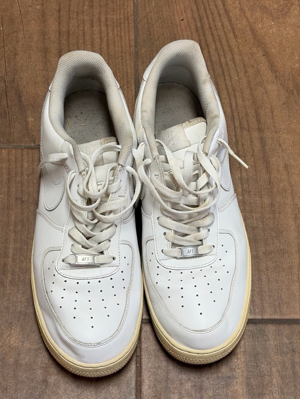Nike White Low-Top Men's Sneakers with Cream Sole